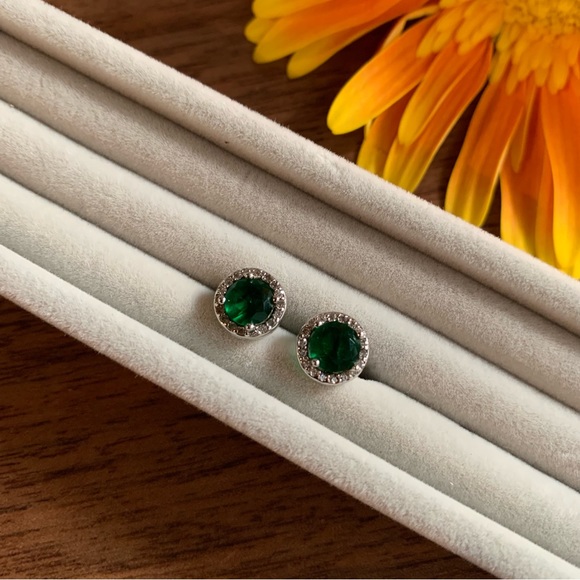 Green earrings - Picture 2 of 4